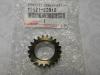TOYOTA 1352123010 Шестерня грм